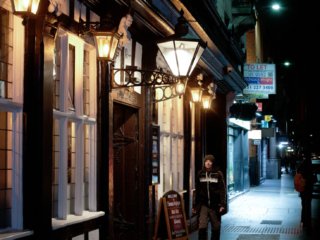 pictures of liverpool at night